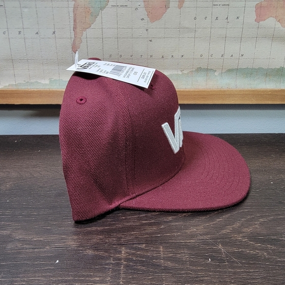 BRAND NEW Vans Classic Logo Snapback In Burgundy - Picture 3 of 6